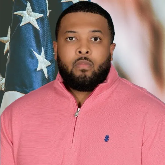 Darius Moore, Residential Agent